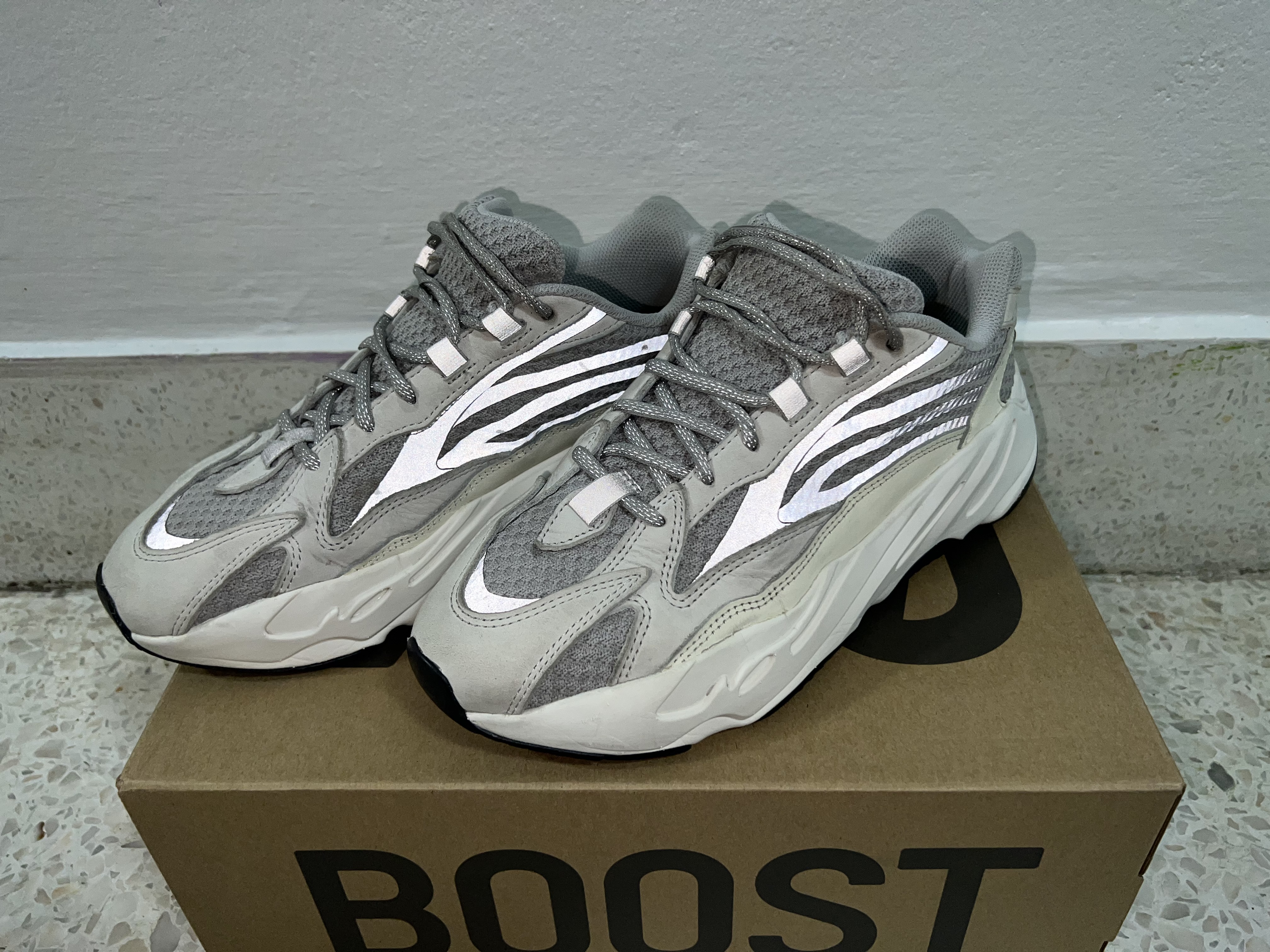yeezy 700 static